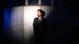 alex Stolze photographed by alohaburnframes at ICC Berlin for the artwork of the album «Raash ve Ruach»